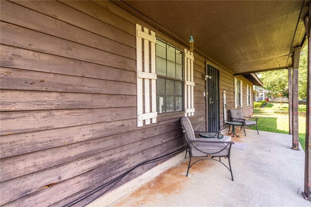 3 bedroom, 2 bathroom, 1,690 sq ft single family residence for sale at 8397 Willows Terrace, Riverdale, GA 30274 — photo 5