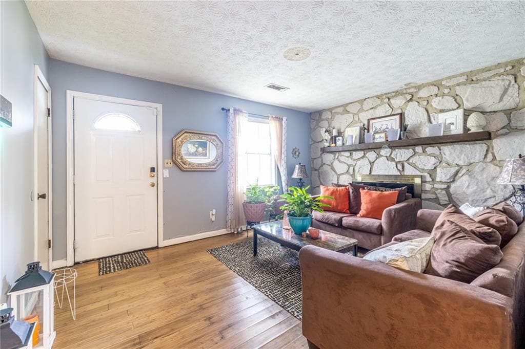 3 bedroom, 2 bathroom, 1,690 sq ft single family residence for sale at 8397 Willows Terrace, Riverdale, GA 30274 — photo 9