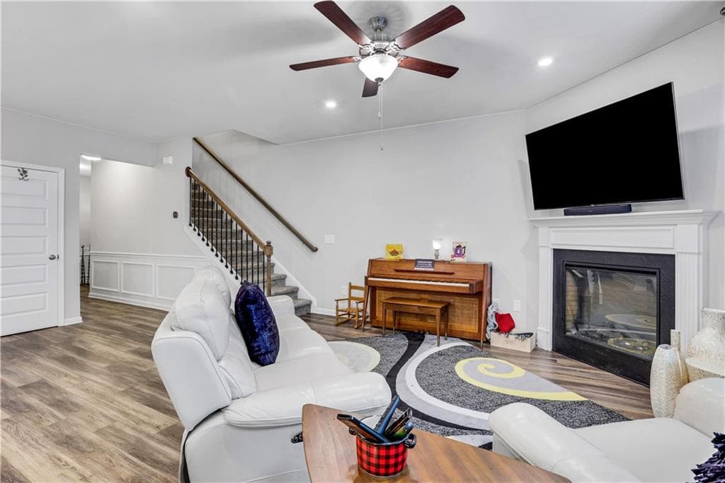 3 bedroom, 3 bathroom, 1,993 sq ft townhouse for sale at 5186 Grace Court, Tucker, GA 30084 — photo 4