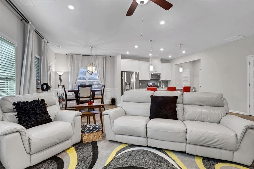 3 bedroom, 3 bathroom, 1,993 sq ft townhouse for sale at 5186 Grace Court, Tucker, GA 30084 — photo 5