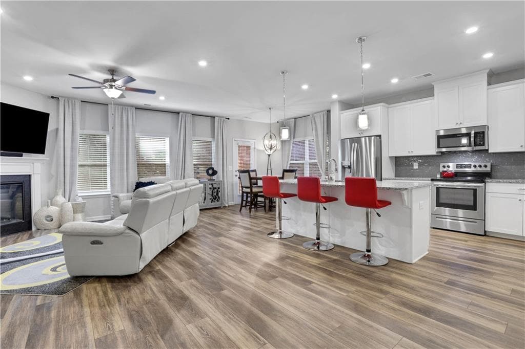 3 bedroom, 3 bathroom, 1,993 sq ft townhouse for sale at 5186 Grace Court, Tucker, GA 30084 — photo 8