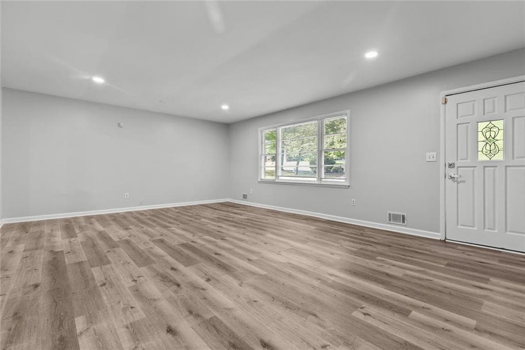 3 bedroom, 2 bathroom, 3,016 sq ft single family residence for rent at 1834 Dogwood Court, Snellville, GA 30078 for $1,950 a month — photo 2