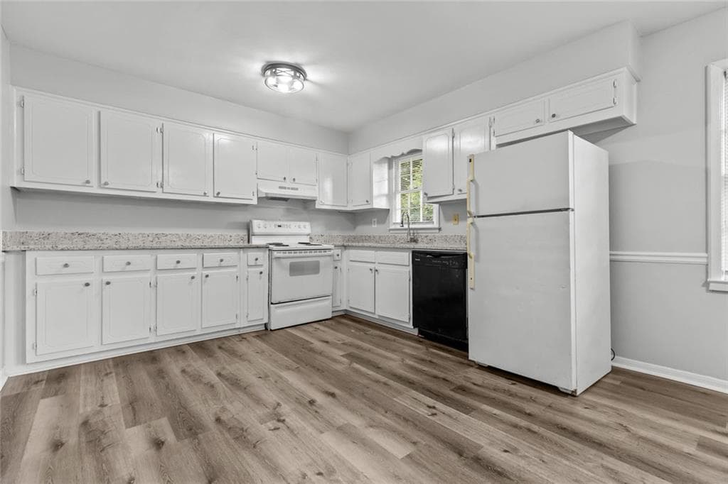 3 bedroom, 2 bathroom, 3,016 sq ft single family residence for rent at 1834 Dogwood Court, Snellville, GA 30078 for $1,950 a month — photo 10