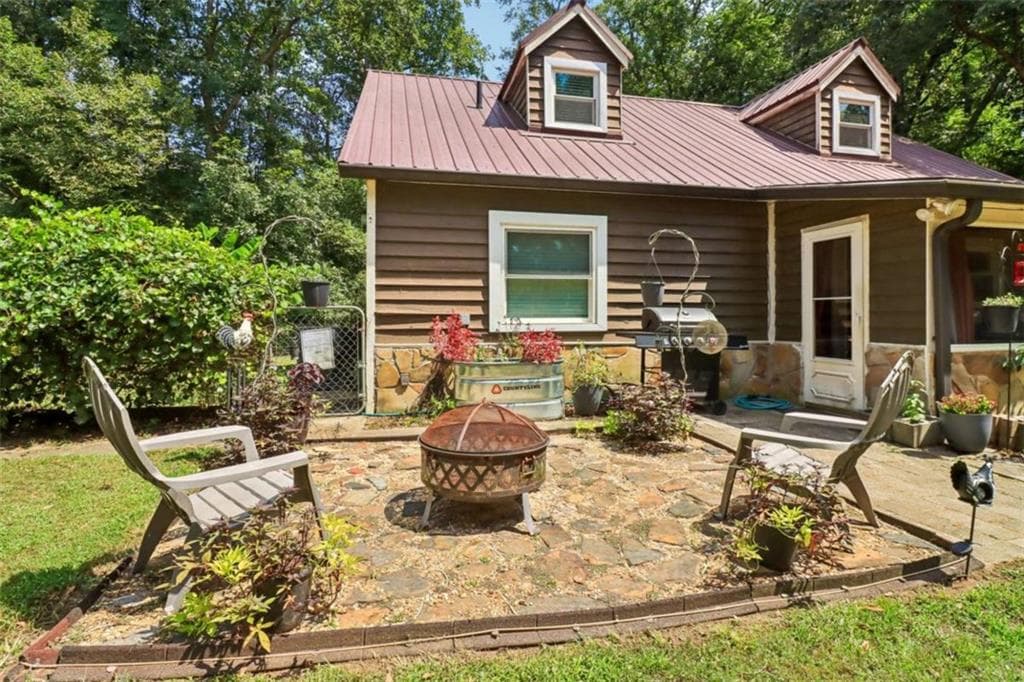 3 bedroom, 2 bathroom, 2,013 sq ft single family residence for sale at 1572 Jersey Social Circle Road, Covington, GA 30014 — photo 3