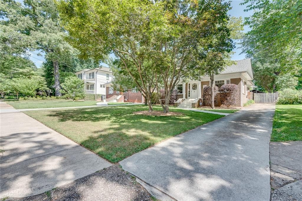 3 bedroom, 2 bathroom, 1,704 sq ft single family residence for rent at 2104 Delano Drive, Atlanta, GA 30317 for $3,400 a month — photo 4