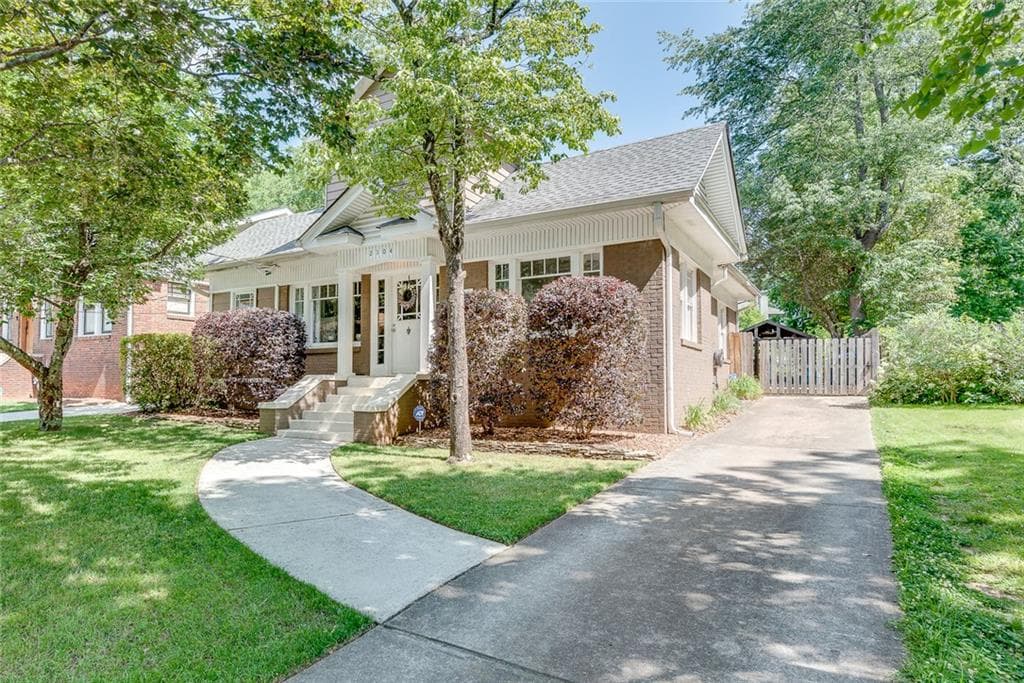 3 bedroom, 2 bathroom, 1,704 sq ft single family residence for rent at 2104 Delano Drive, Atlanta, GA 30317 for $3,400 a month — photo 6
