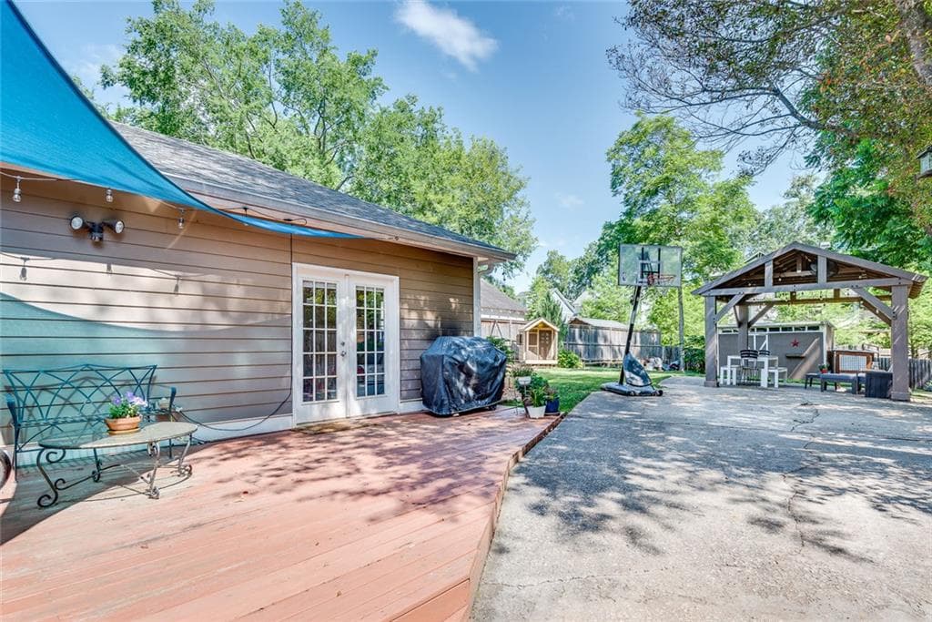 3 bedroom, 2 bathroom, 1,704 sq ft single family residence for rent at 2104 Delano Drive, Atlanta, GA 30317 for $3,400 a month — photo 8