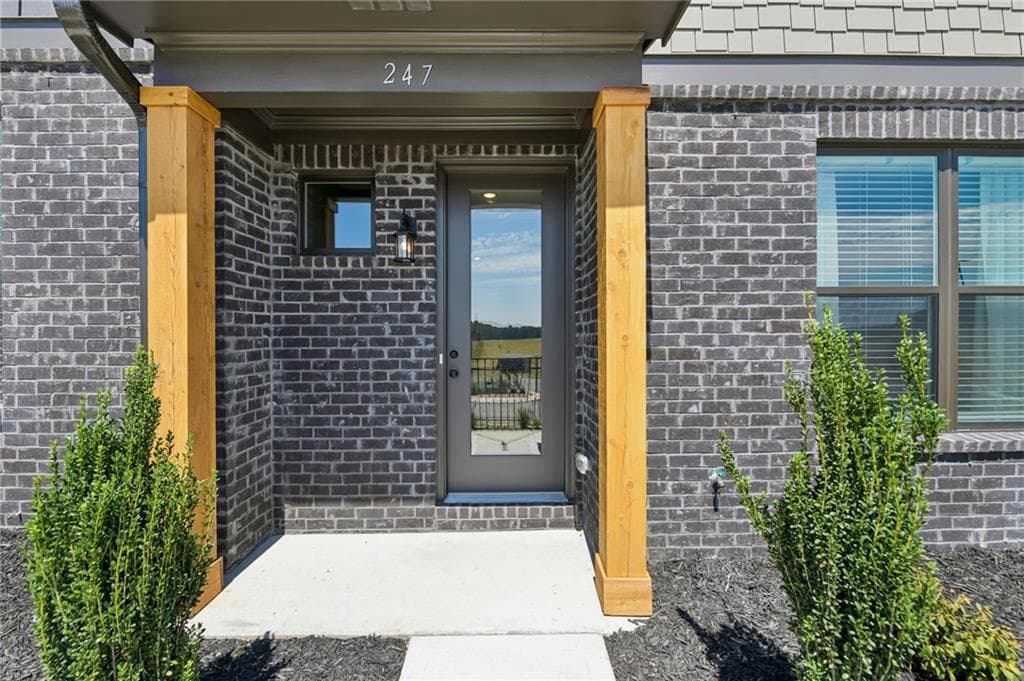 3 bedroom, 3 bathroom, 1,665 sq ft townhouse for sale at 303 Barracks Way 885, Hoschton, GA 30548 — photo 3
