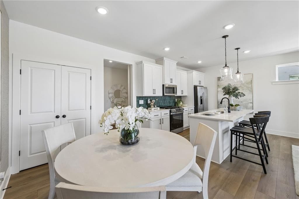 3 bedroom, 3 bathroom, 1,665 sq ft townhouse for sale at 303 Barracks Way 885, Hoschton, GA 30548 — photo 7