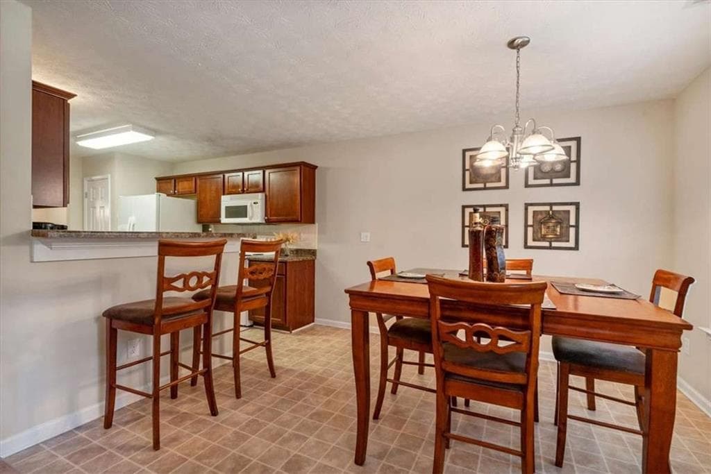 5 bedroom, 3 bathroom, 2,765 sq ft single family residence under contract at 413 Tori Drive, Winder, GA 30680 — photo 8