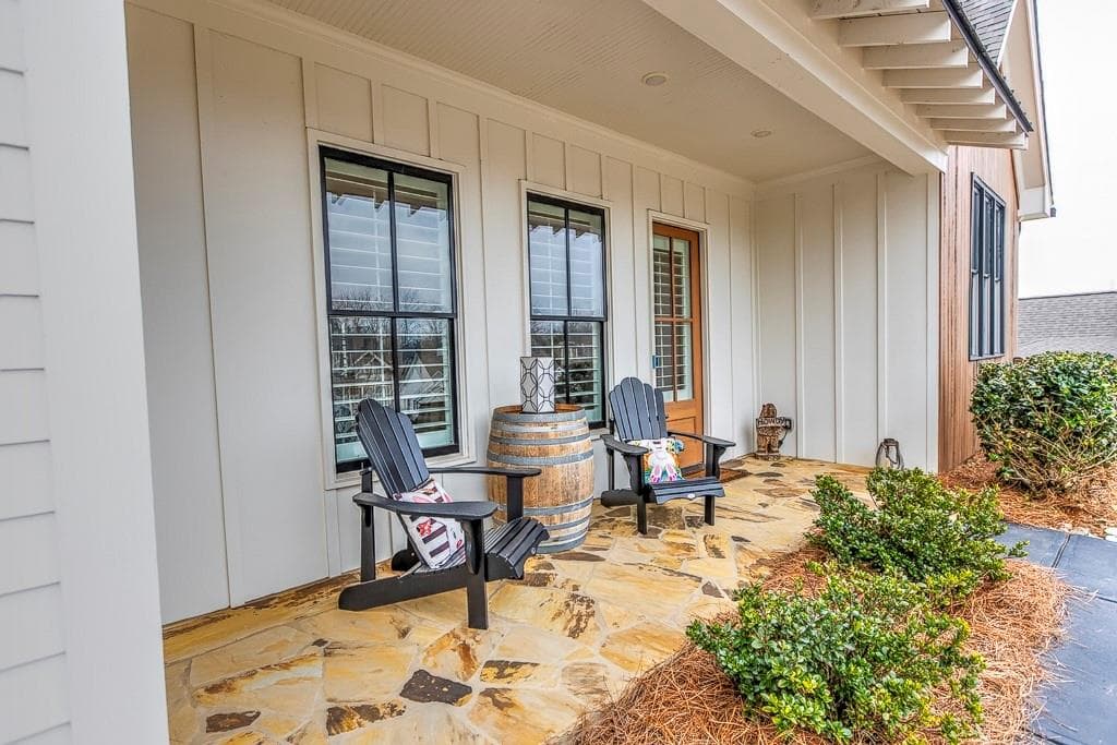 4 bedroom, 4 bathroom, 3,461 sq ft single family residence for sale at 129 Blue Heron Bluff Bluff, Dawsonville, GA 30534 — photo 4