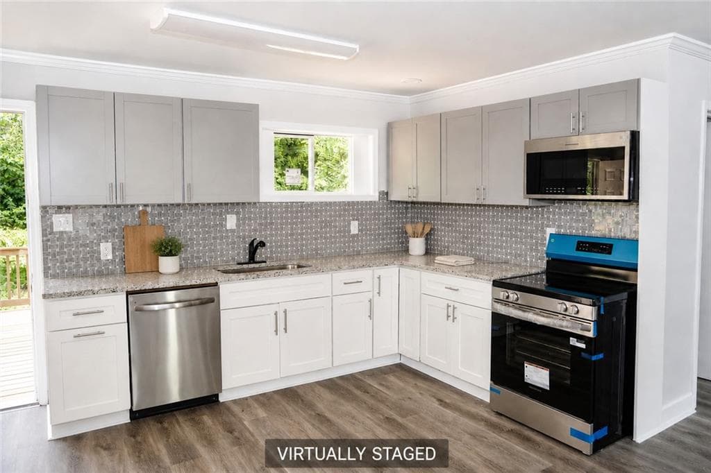3 bedroom, 2 bathroom, 1,200 sq ft single family residence for sale at 2911 Macon Drive, Atlanta, GA 30354 — photo 2