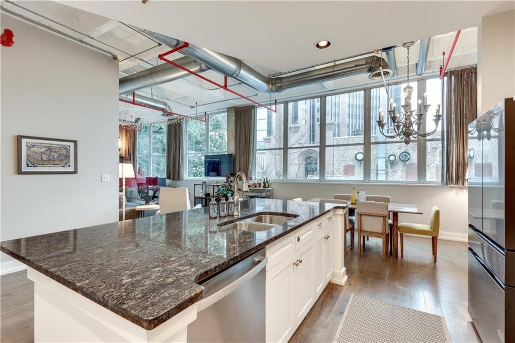 2 bedroom, 2 bathroom, 1,275 sq ft condominium for sale at 33 Ponce De Leon Avenue 203, Atlanta, GA 30308 — photo 3