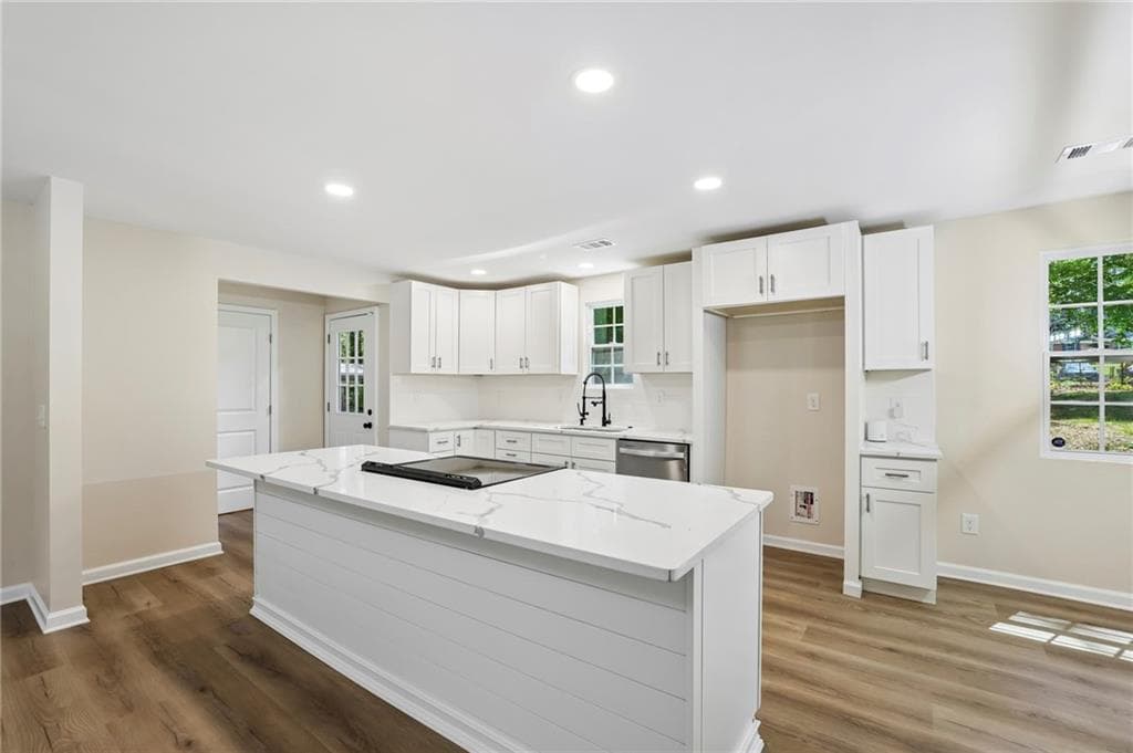 3 bedroom, 2 bathroom, 1,271 sq ft single family residence for sale at 1970 Oana Street, Atlanta, GA 30310 — photo 6