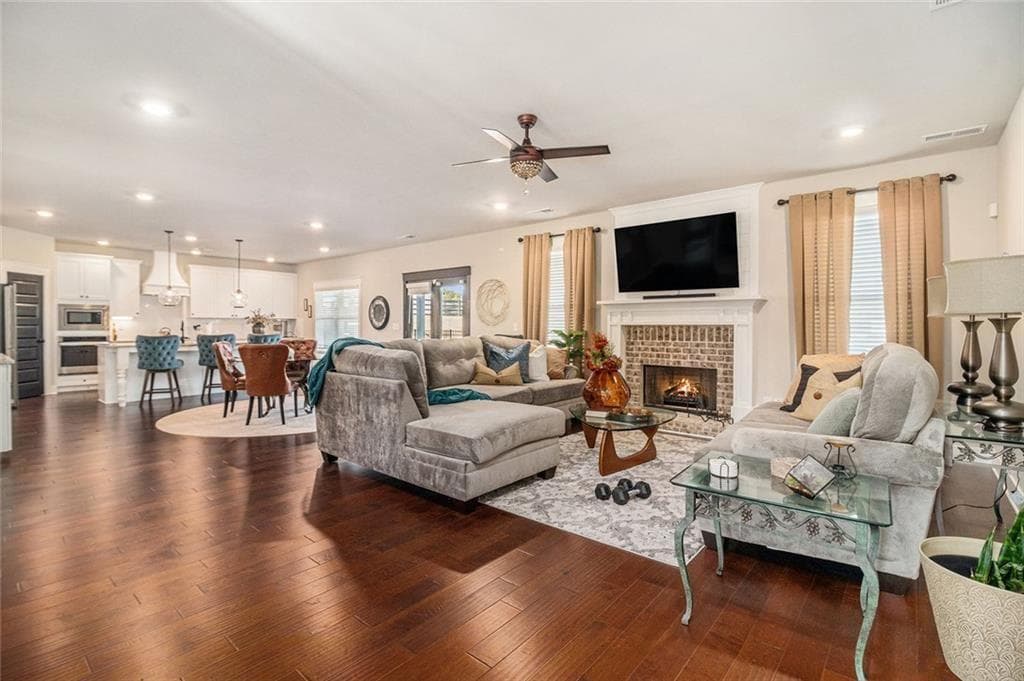 5 bedroom, 4 bathroom, 4,657 sq ft single family residence under contract at 106 Graceton Farms Drive, Senoia, GA 30276 — photo 5