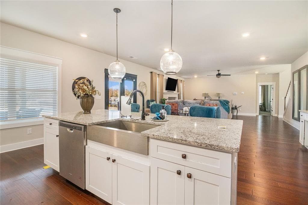 5 bedroom, 4 bathroom, 4,657 sq ft single family residence under contract at 106 Graceton Farms Drive, Senoia, GA 30276 — photo 9