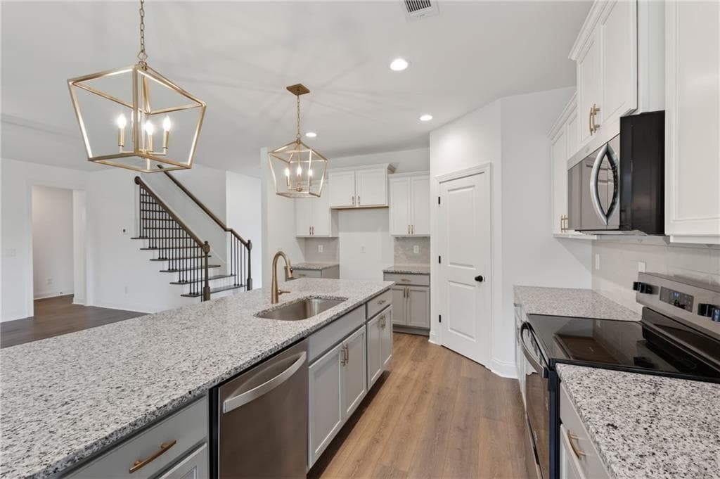 4 bedroom, 3 bathroom, 2,529 sq ft single family residence under contract at 28 CORETTA Court, Winder, GA 30680 — photo 8