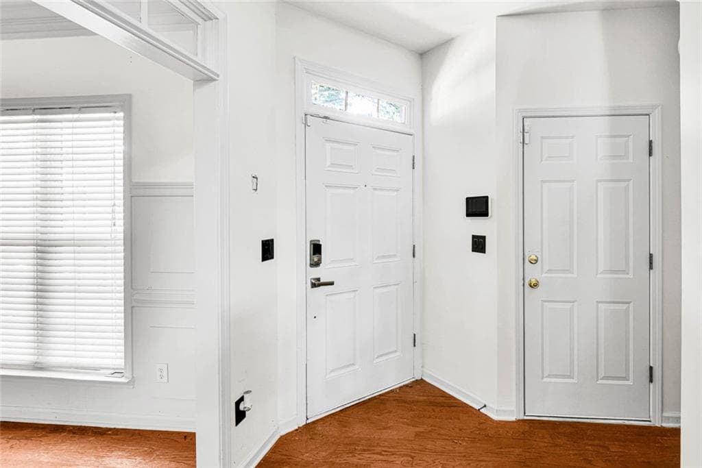 3 bedroom, 3 bathroom, 2,260 sq ft single family residence under contract at 1229 Crescentwood Lane, Decatur, GA 30032 — photo 4