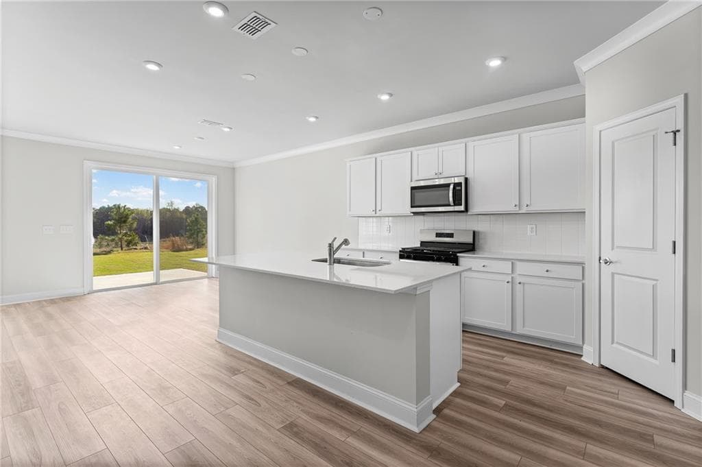 5 bedroom, 3 bathroom, 2,659 sq ft single family residence for sale at 272 Nesta Grove Drive, Locust Grove, GA 30248 — photo 6
