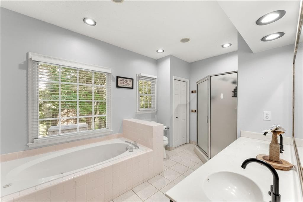 5 bedroom, 3 bathroom, 3,006 sq ft single family residence for sale at 4961 Thornwood Trace, Acworth, GA 30102 — photo 9