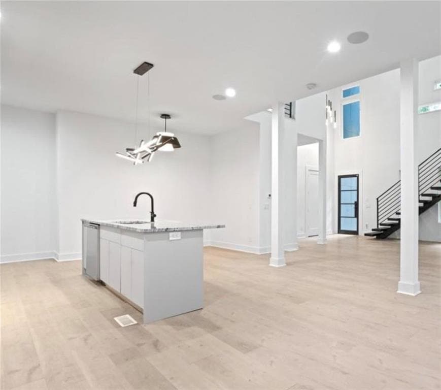 5 bedroom, 4 bathroom, 4,000 sq ft single family residence for sale at 3009 Orion Drive, Decatur, GA 30033 — photo 9