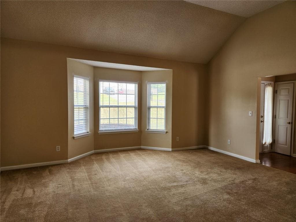 3 bedroom, 3 bathroom, 3,386 sq ft single family residence for sale at 1025 Winding Brook Way, Fairburn, GA 30213 — photo 5