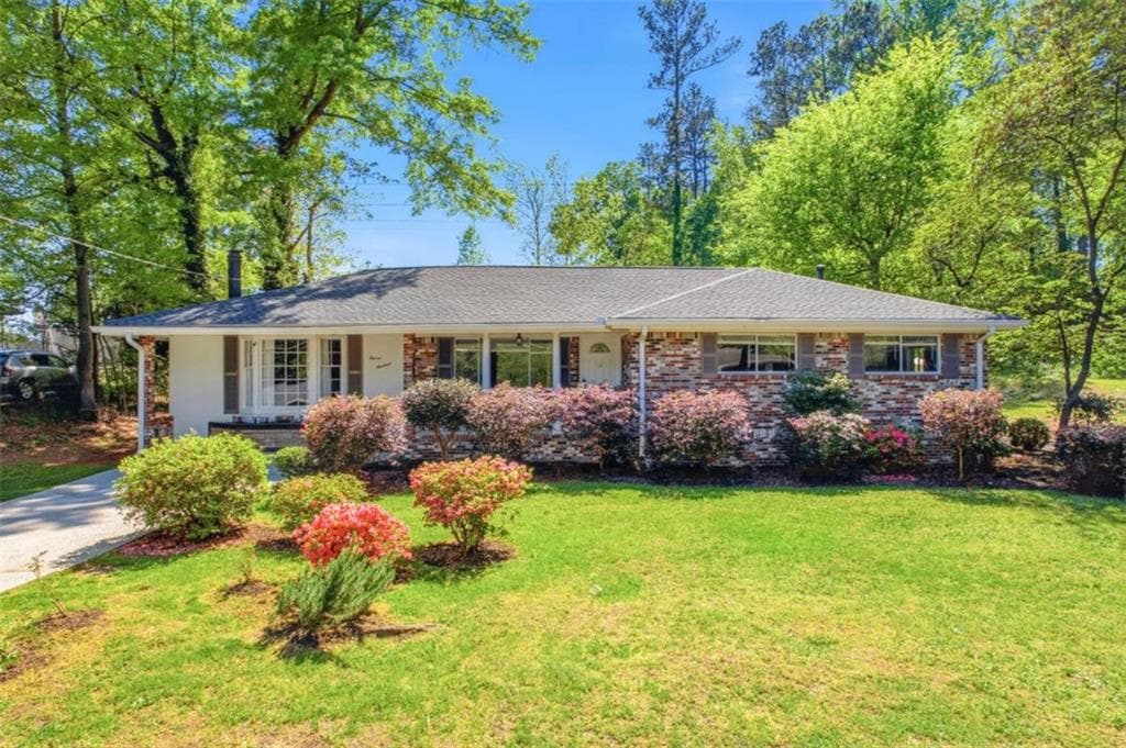3 bedroom, 2 bathroom, 1,674 sq ft single family residence for sale at 1100 Vonda Lane, Mableton, GA 30126 — photo 1 of 24