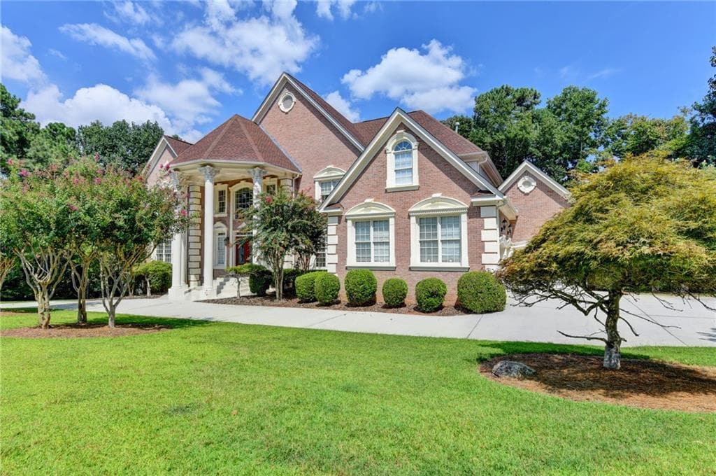 4 bedroom, 5 bathroom, 5,122 sq ft single family residence for sale at 8280 Sentinae Chase Drive, Roswell, GA 30076 — photo 3