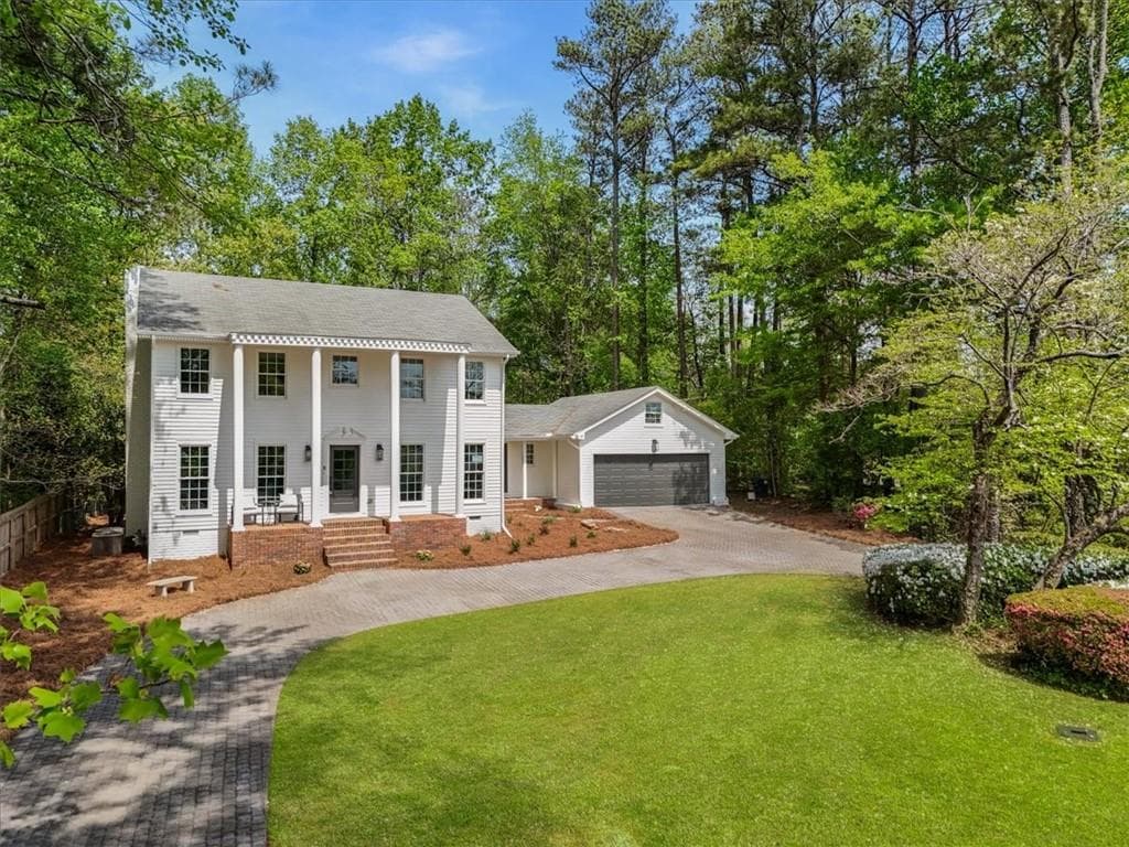 4 bedroom, 4 bathroom, 2,800 sq ft single family residence for sale at 3605 Sewell Mill Road, Marietta, GA 30062 — photo 2