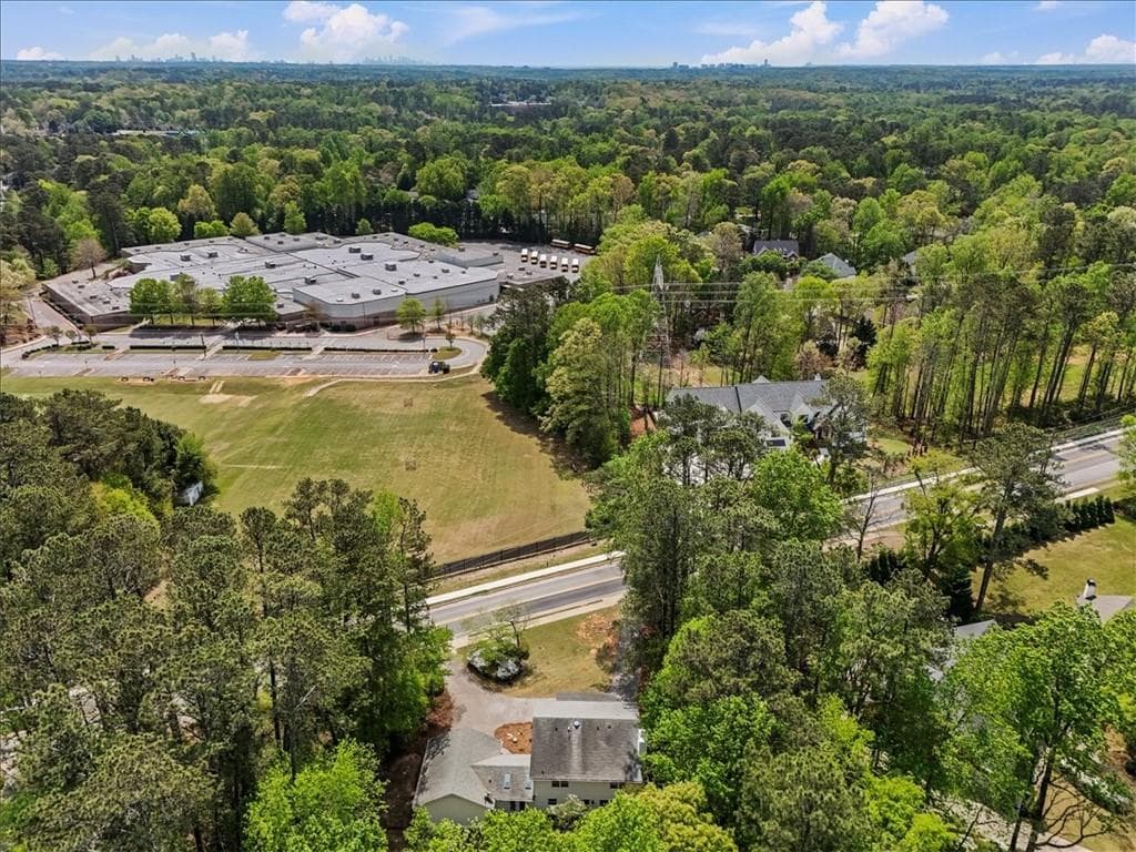 4 bedroom, 4 bathroom, 2,800 sq ft single family residence for sale at 3605 Sewell Mill Road, Marietta, GA 30062 — photo 5