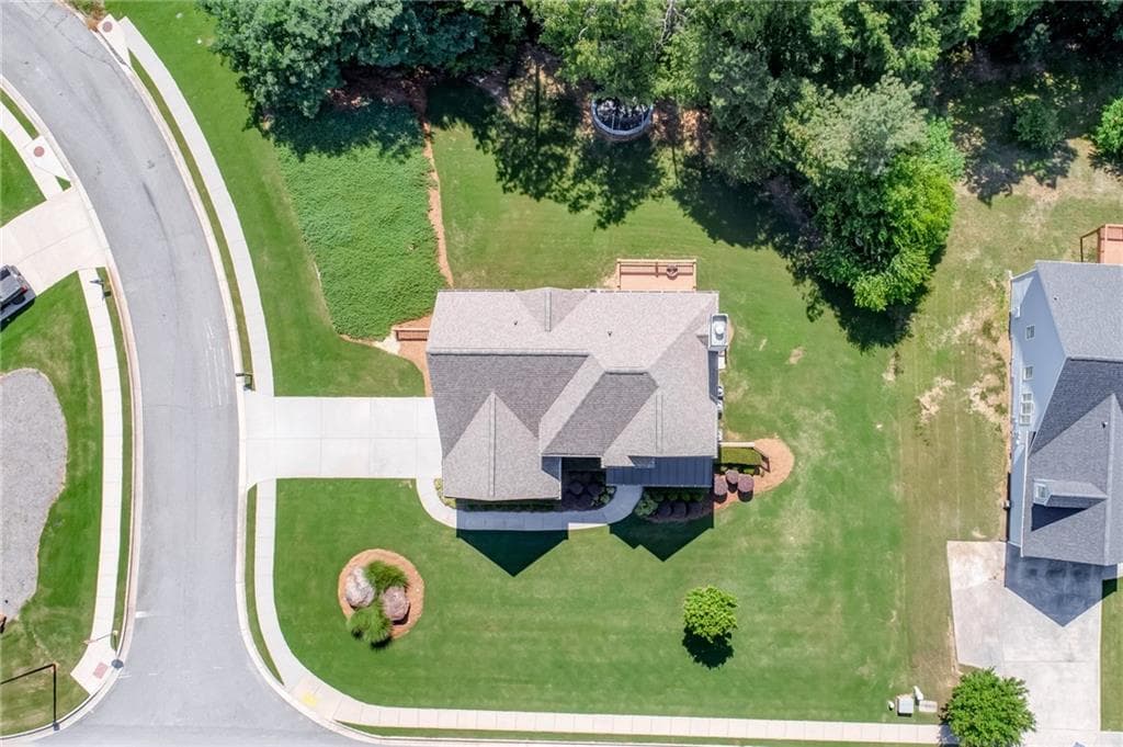 5 bedroom, 4 bathroom, 3,961 sq ft single family residence for sale at 10 Altar Rock Court, Cartersville, GA 30121 — photo 2