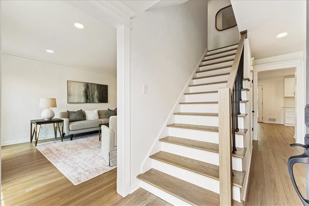 4 bedroom, 4 bathroom, 2,800 sq ft single family residence for sale at 3605 Sewell Mill Road, Marietta, GA 30062 — photo 7