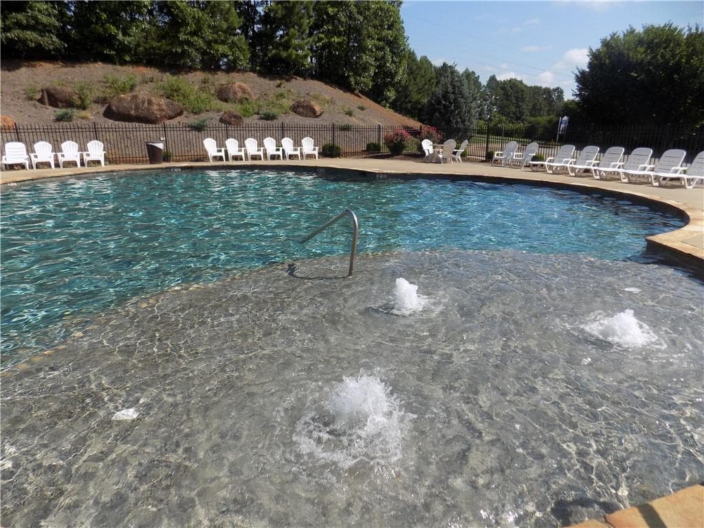 5 bedroom, 4 bathroom, 3,961 sq ft single family residence for sale at 10 Altar Rock Court, Cartersville, GA 30121 — photo 4