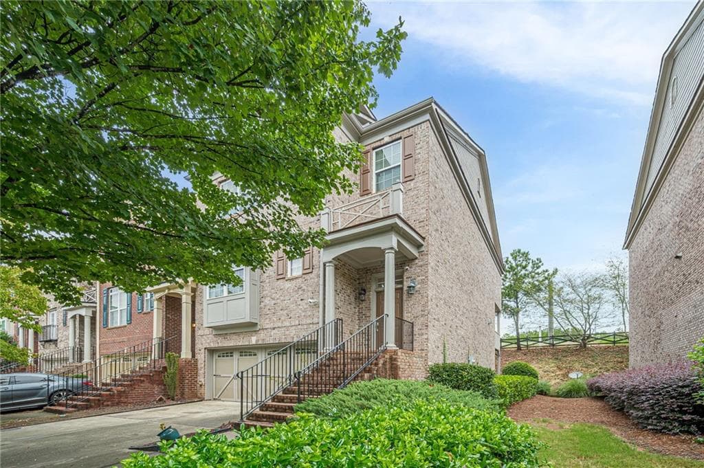 3 bedroom, 4 bathroom, 3,539 sq ft townhouse for sale at 3880 Fairhill Point, Alpharetta, GA 30004 — photo 6
