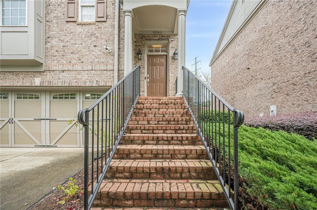 3 bedroom, 4 bathroom, 3,539 sq ft townhouse for sale at 3880 Fairhill Point, Alpharetta, GA 30004 — photo 7