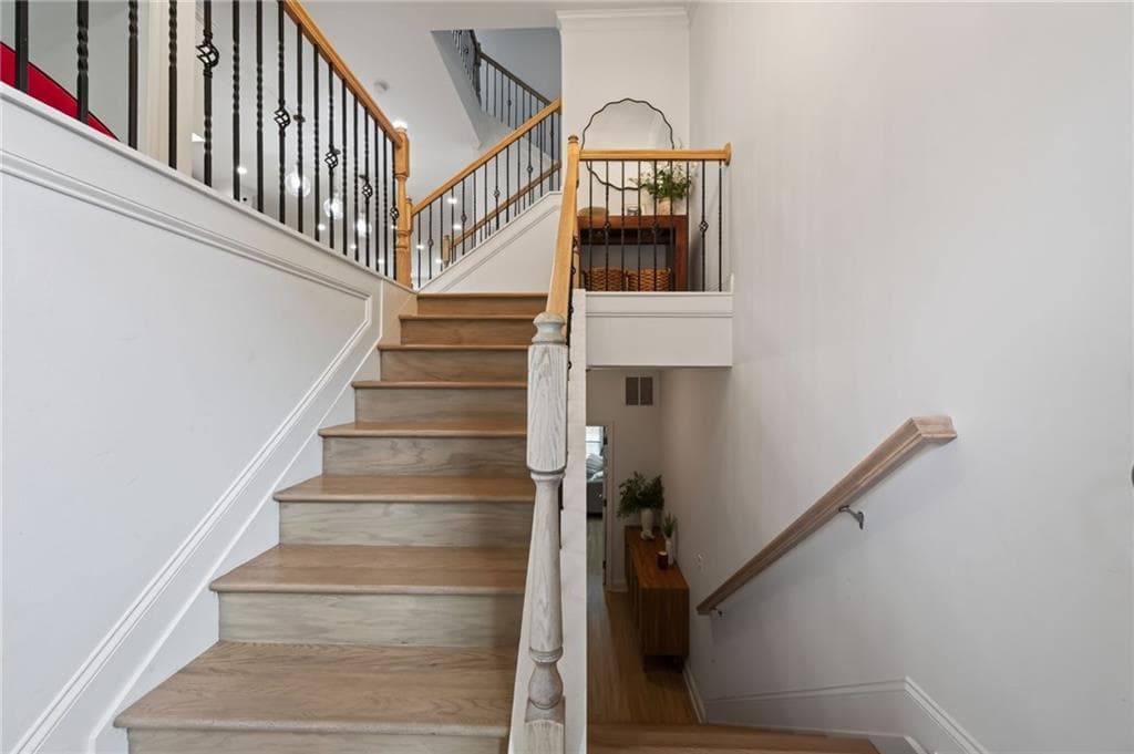 3 bedroom, 4 bathroom, 3,539 sq ft townhouse for sale at 3880 Fairhill Point, Alpharetta, GA 30004 — photo 9