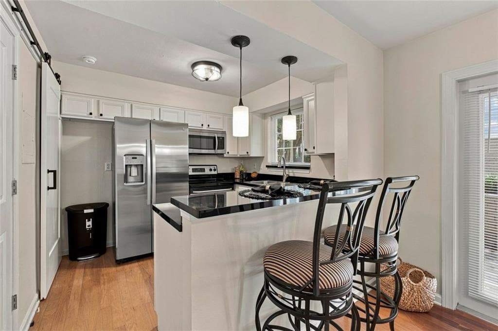 1 bedroom, 1 bathroom, 900 sq ft townhouse for sale at 6940 Roswell Road B3, Sandy Springs, GA 30328 — photo 10