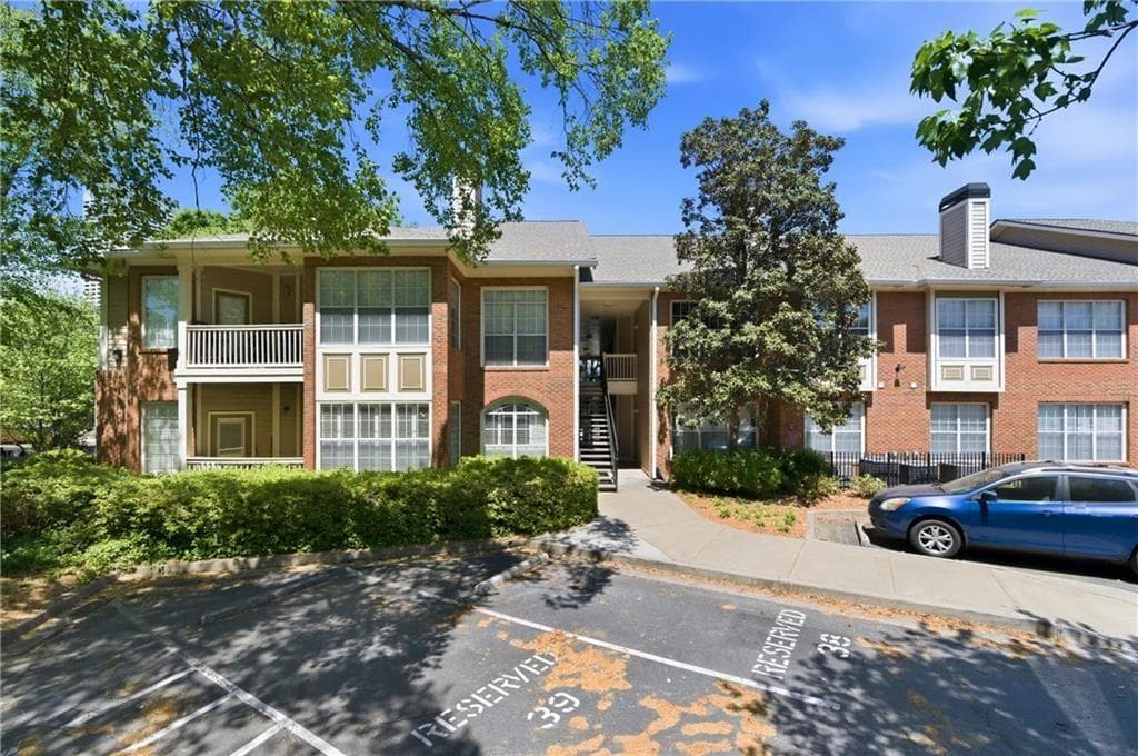 2 bedroom, 2 bathroom, 1,316 sq ft condominium for sale at 200 Renaissance Parkway 304, Atlanta, GA 30308 — photo 2