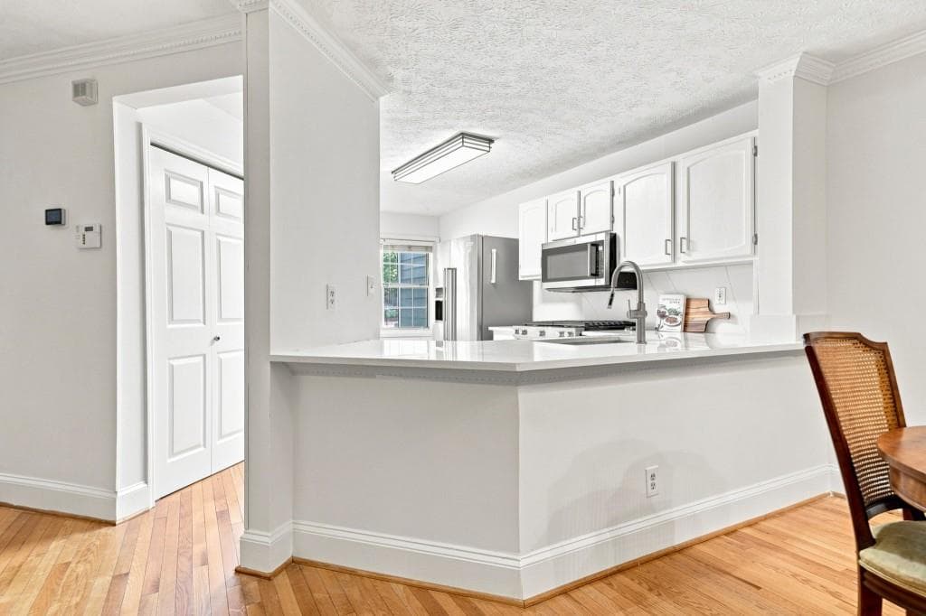 3 bedroom, 4 bathroom, 1,584 sq ft condominium for sale at 1340 N Crossing Drive, Atlanta, GA 30329 — photo 5
