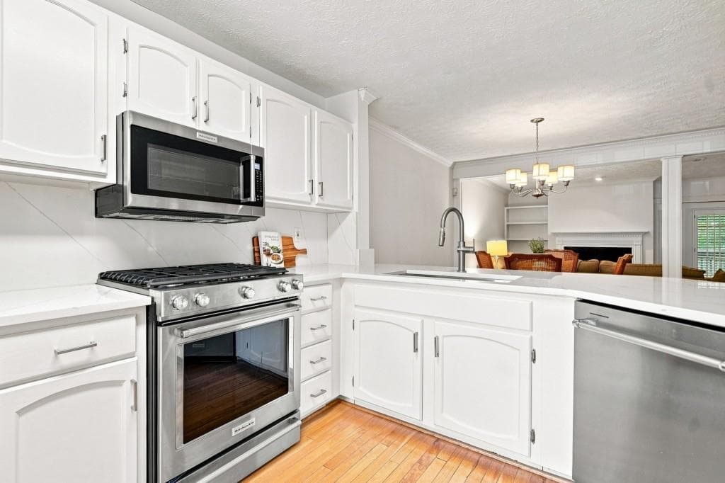 3 bedroom, 4 bathroom, 1,584 sq ft condominium for sale at 1340 N Crossing Drive, Atlanta, GA 30329 — photo 8