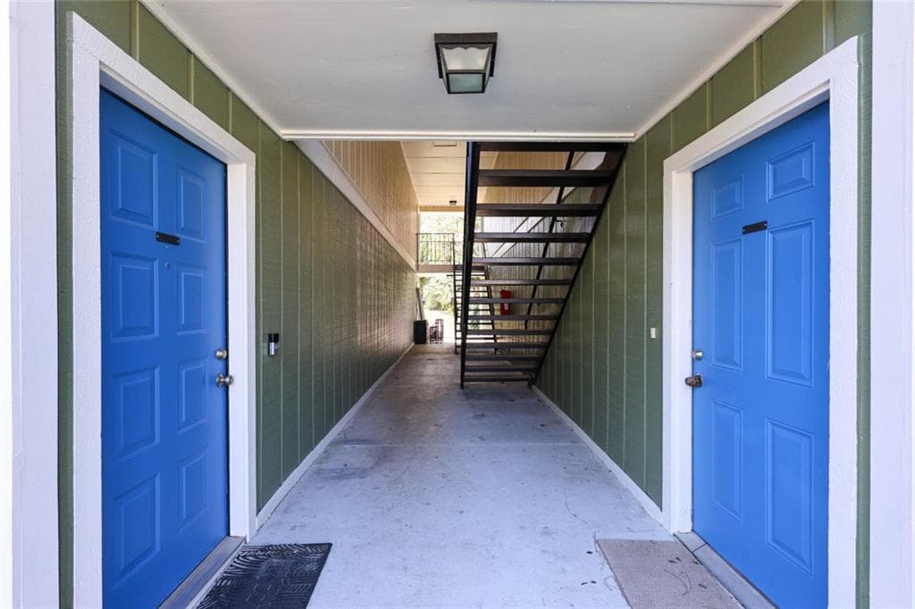 2 bedroom, 2 bathroom, 1,170 sq ft condominium for sale at 1322 Branch Drive, Tucker, GA 30084 — photo 2