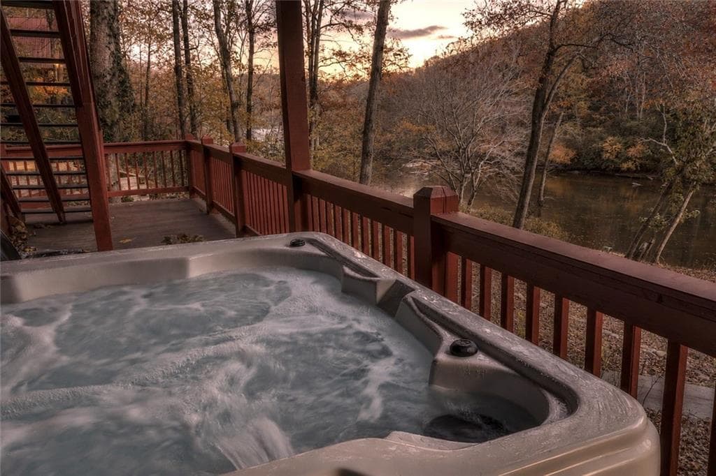 3 bedroom, 3 bathroom, 2,598 sq ft single family residence for sale at 178 Novena Court, Ellijay, GA 30540 — photo 2