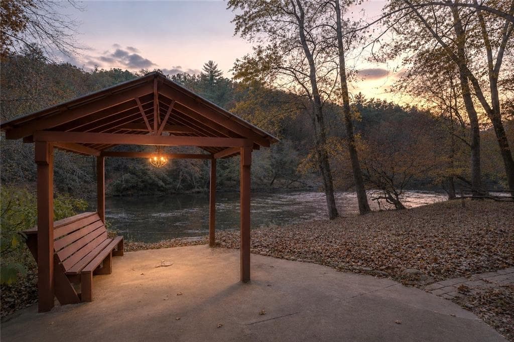 3 bedroom, 3 bathroom, 2,598 sq ft single family residence for sale at 178 Novena Court, Ellijay, GA 30540 — photo 3