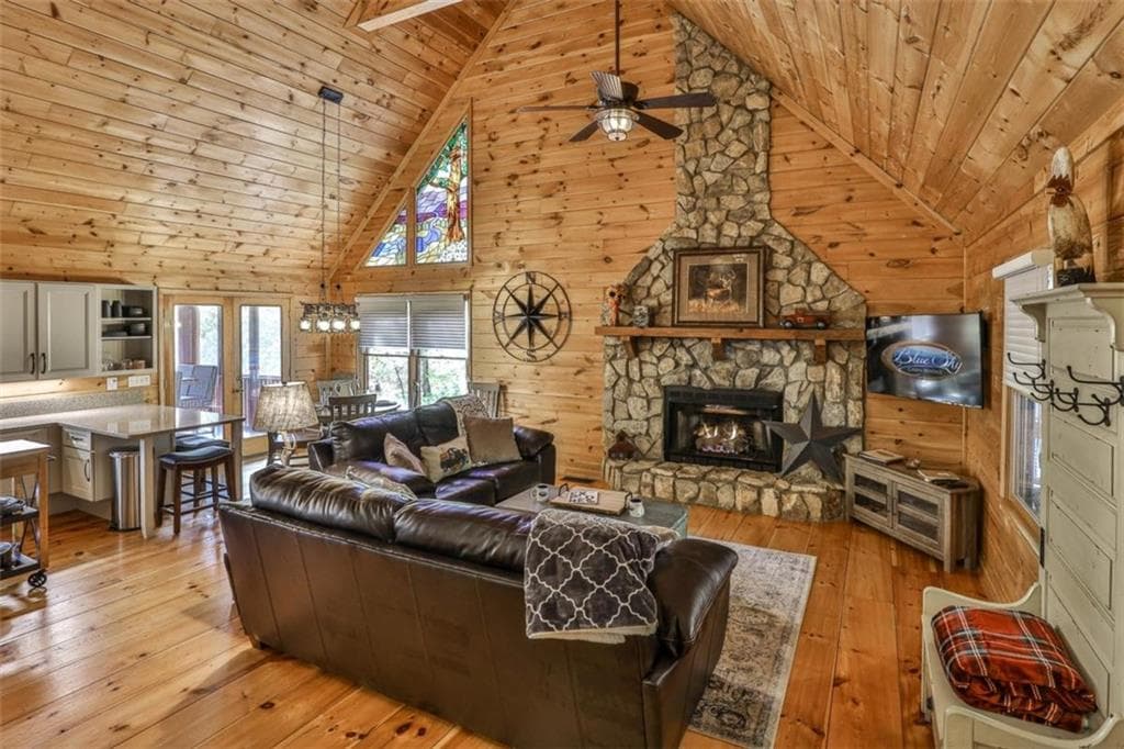 3 bedroom, 3 bathroom, 2,598 sq ft single family residence for sale at 178 Novena Court, Ellijay, GA 30540 — photo 8