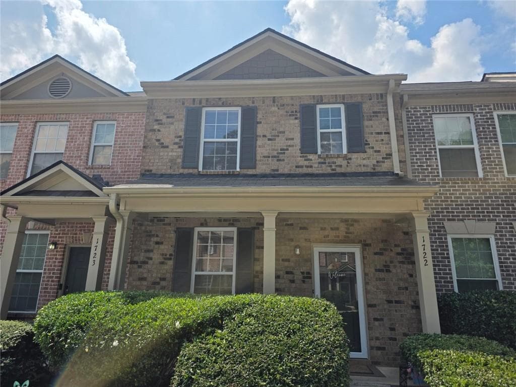 3 bedroom, 3 bathroom, 1,370 sq ft townhouse for rent at 1722 Bayrose Circle 22B, East Point, GA 30344 for $1,850 a month — photo 2