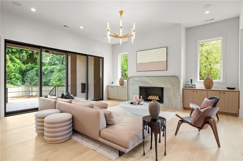 5 bedroom, 6 bathroom, 5,700 sq ft single family residence for sale at 175 Pebble Trail, Alpharetta, GA 30009 — photo 10