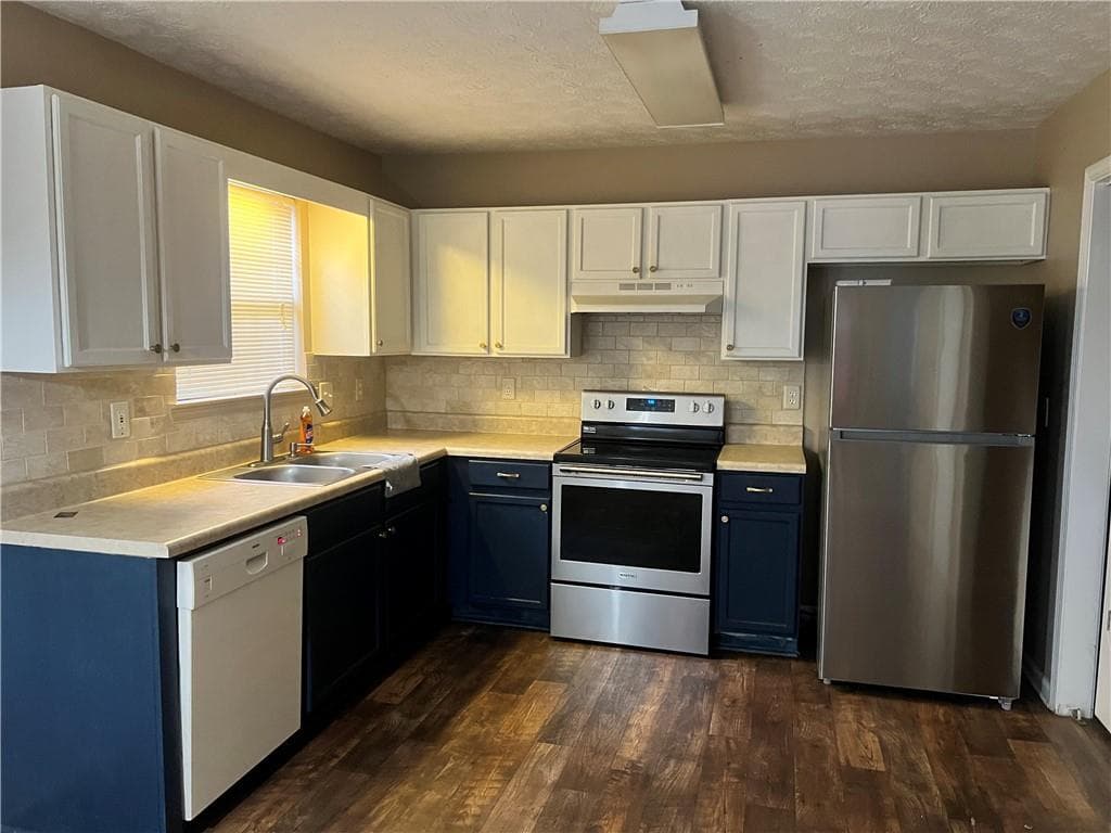 3 bedroom, 2 bathroom, 1,164 sq ft single family residence under contract at 421 Autumn Lake Court, Mcdonough, GA 30253 — photo 5