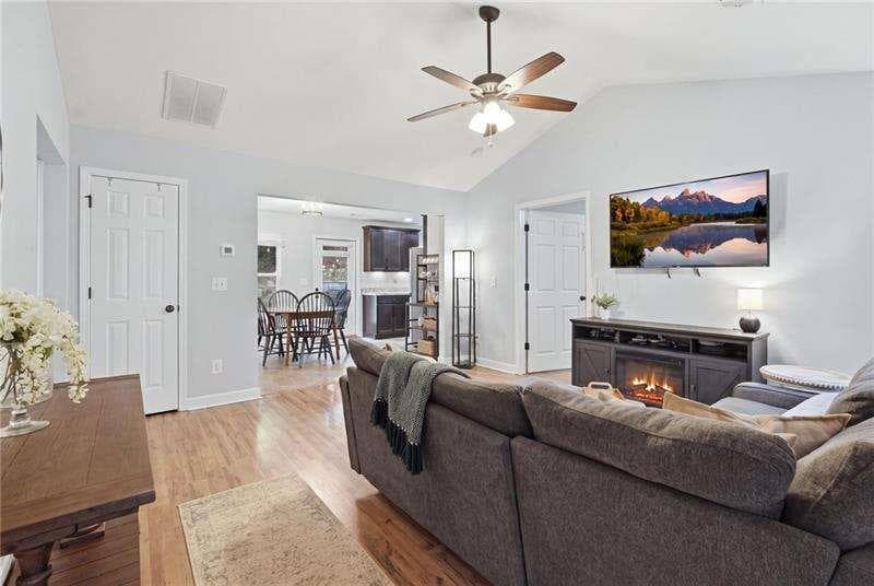 3 bedroom, 2 bathroom, 1,132 sq ft single family residence for sale at 5387 Auraria Road, Dawsonville, GA 30534 — photo 5