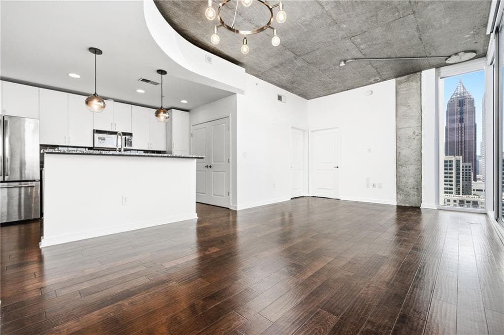 2 bedroom, 2 bathroom, 1,193 sq ft condominium for sale at 860 Peachtree Street 1918, Atlanta, GA 30308 — photo 7