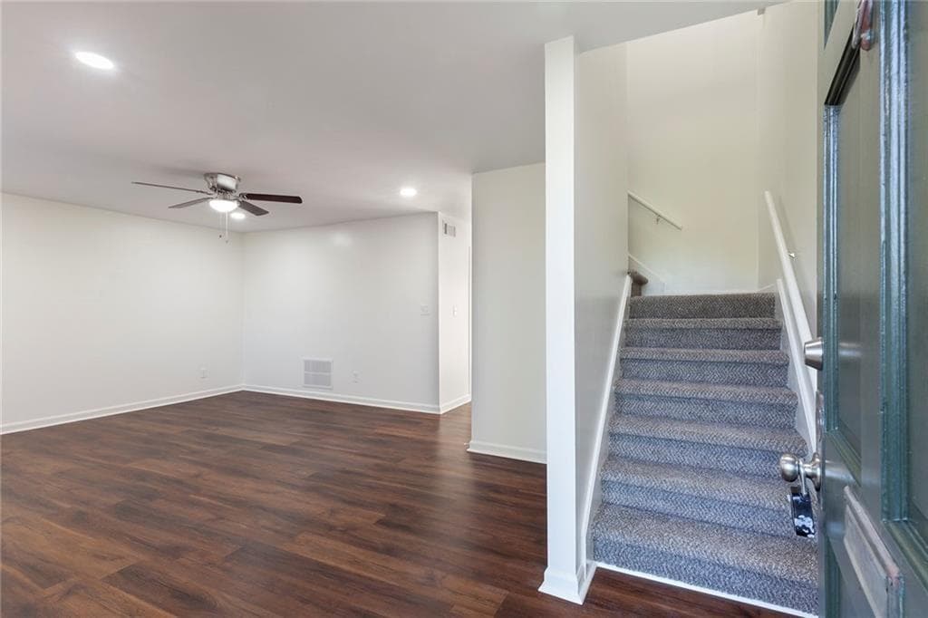 2 bedroom, 3 bathroom, 1,392 sq ft townhouse for rent at 330 Winding River Drive H, Sandy Springs, GA 30350 for $1,895 a month — photo 3